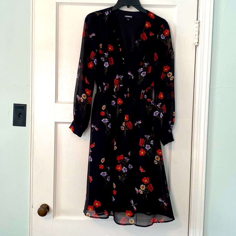 Express, size x-small knee length poppy printed dress